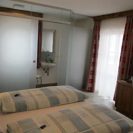 Zeller Hof Kır Evi